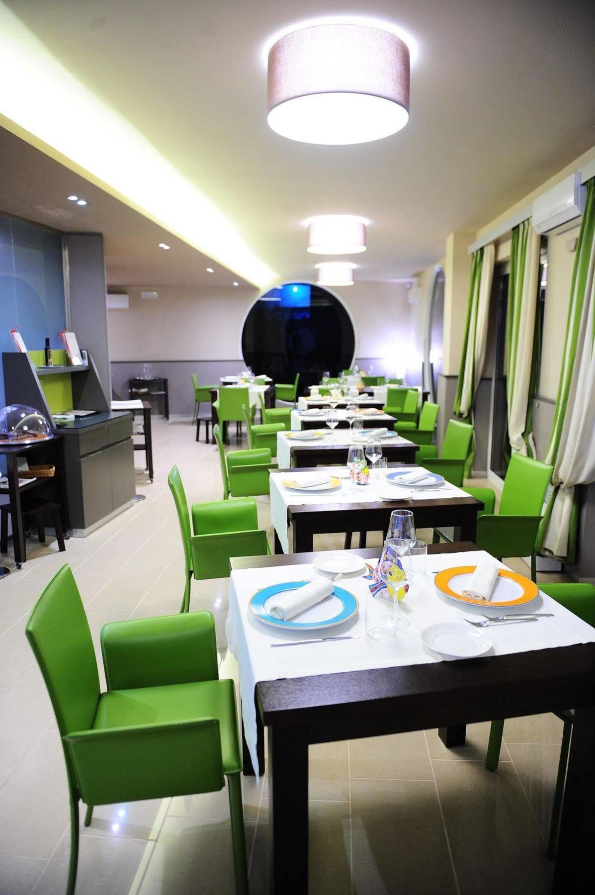 吉福尼瓦莱皮亚纳 Chez Le Sourire酒店 外观 照片